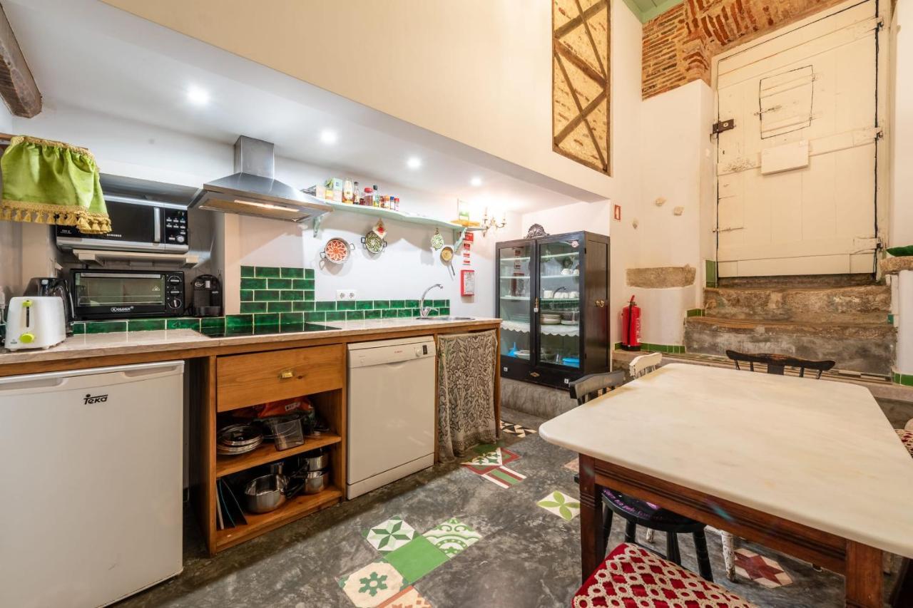 Guestready - Exquisite Portuguese Simbols Lisbon